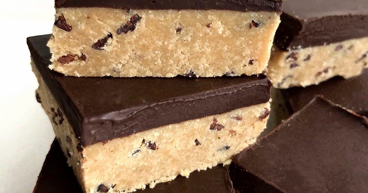 Peanut Butter Cookie Dough Chocolate Fudge Slices – Vivo Life EU