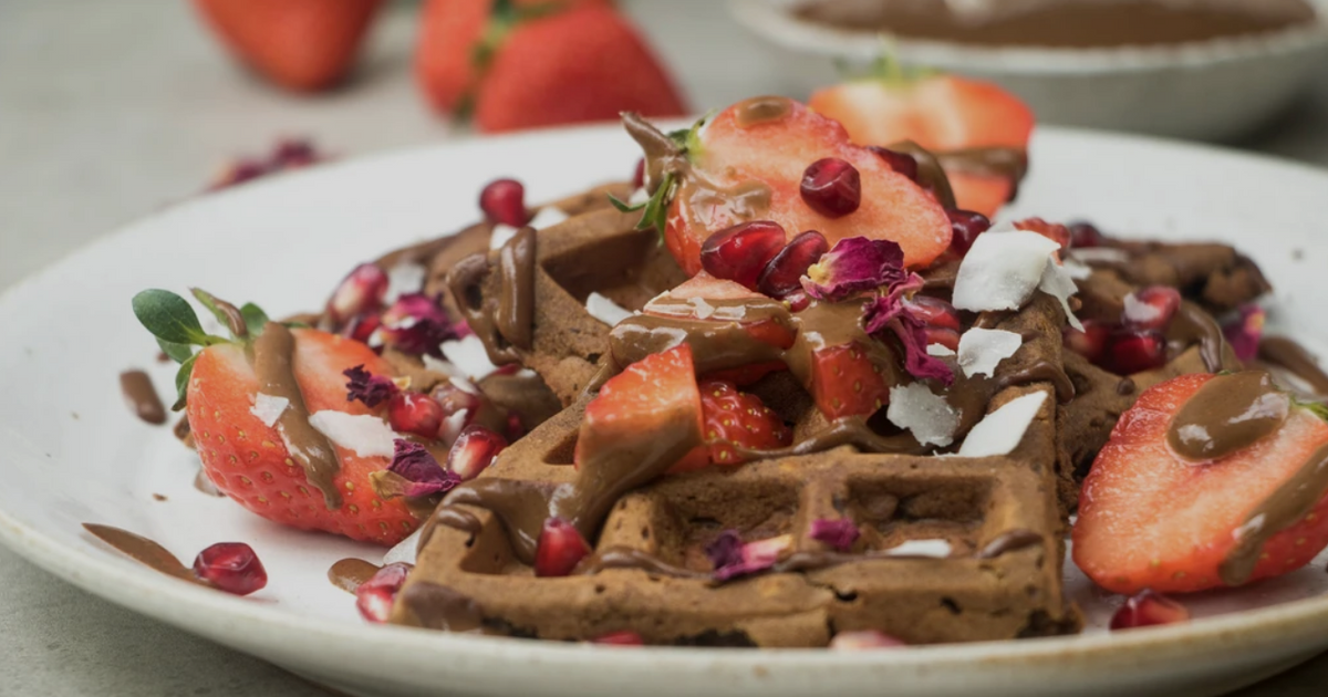 Vegan Chocolate Protein Waffles – Vivo Life EU